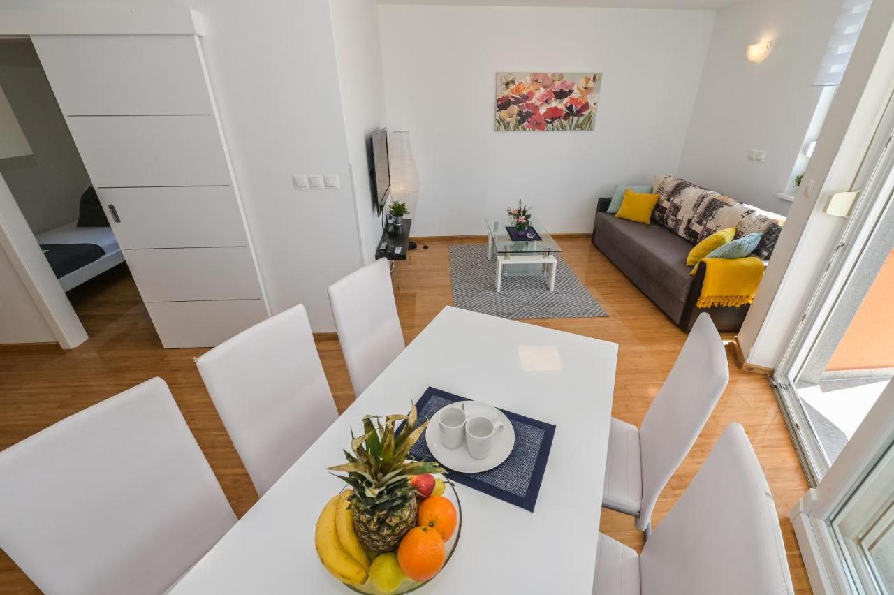Apartment Funtastic With Private Pool Novalja Exterior photo
