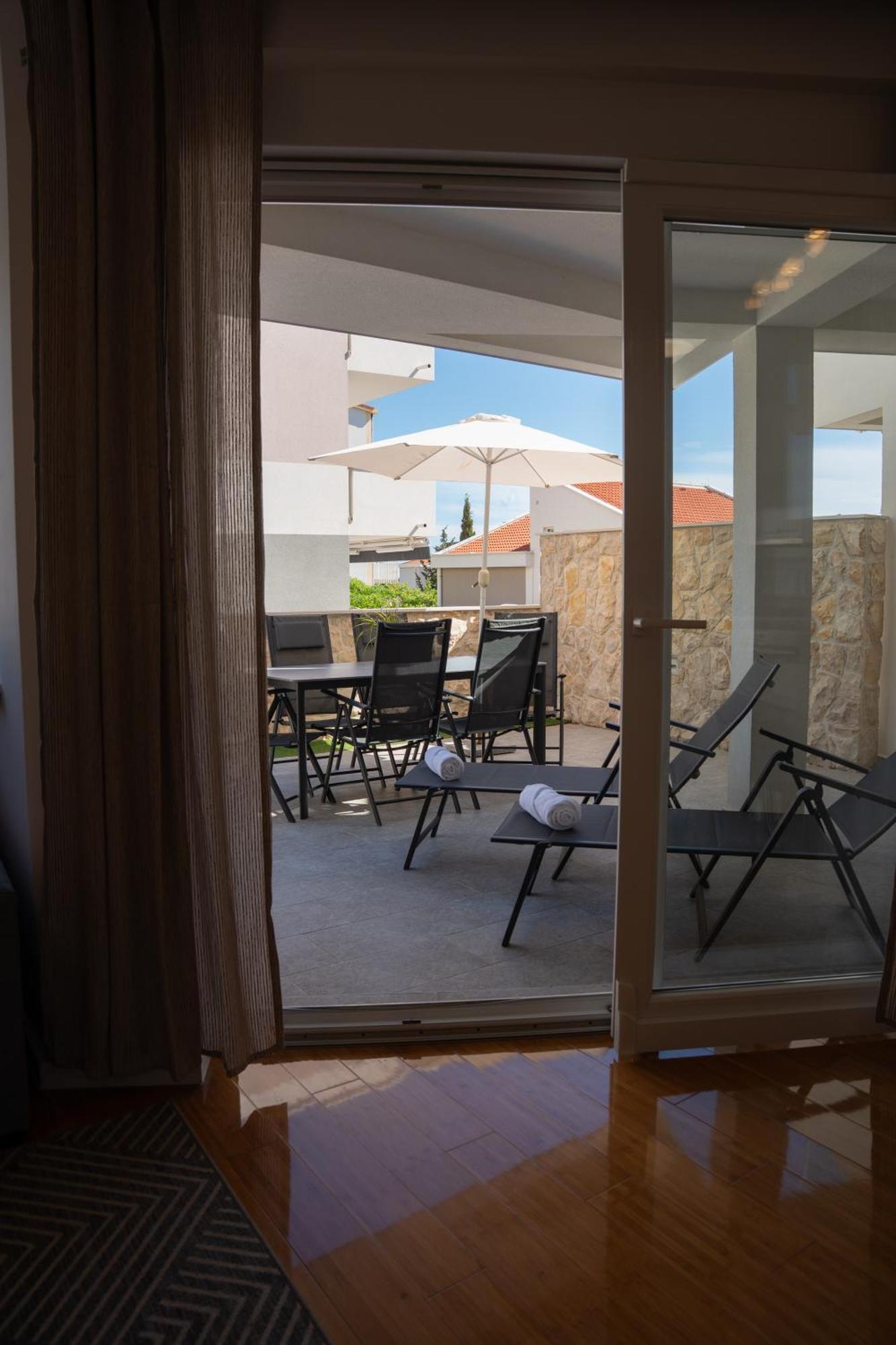 Apartment Funtastic With Private Pool Novalja Exterior photo